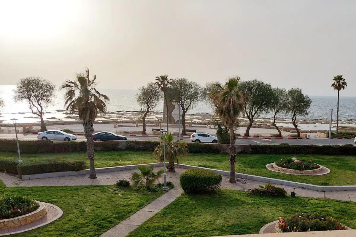 First Sea Line Apartment, Acre - Amazing Coastal View In Heart Of Akko Eksteriør bilde